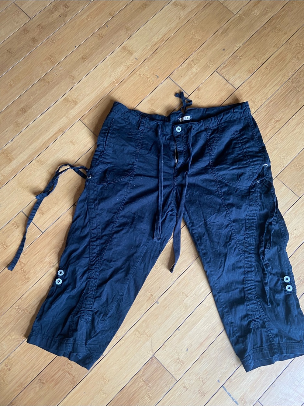 Women’s Black Drawstring Cargo Capris